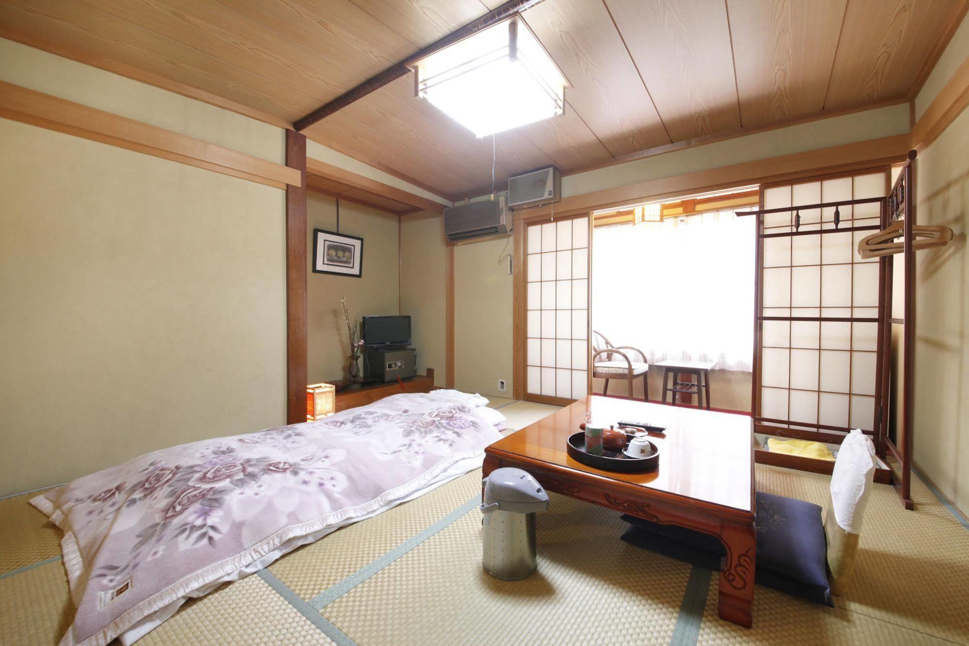 Yudanaka Seifuso Hotel Yamanouchi  Bagian luar foto